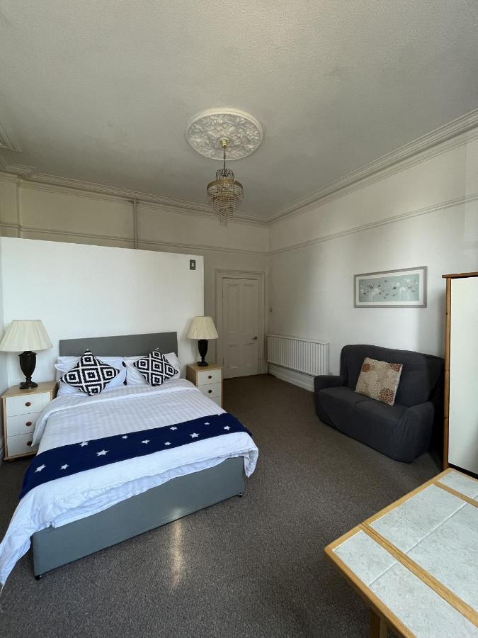 Ensuite Double Room, By Swansea University, Sketty, R2 Exterior photo